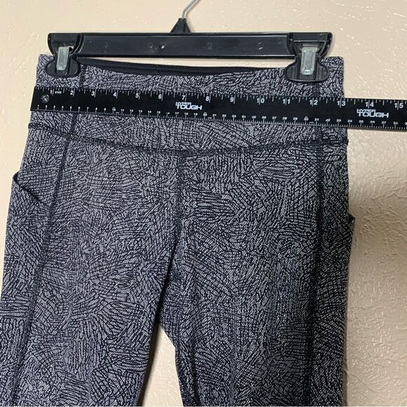 Lululemon Pace Rival crops line up white black - Picture 6 of 10
